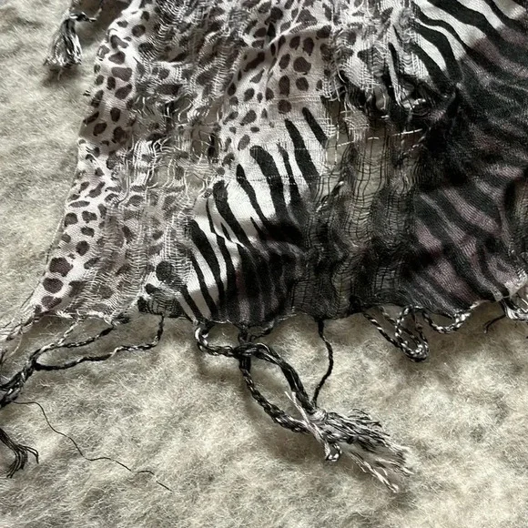 🔥4/$20 Scarf -  FREE with purchase - Picture 3 of 7